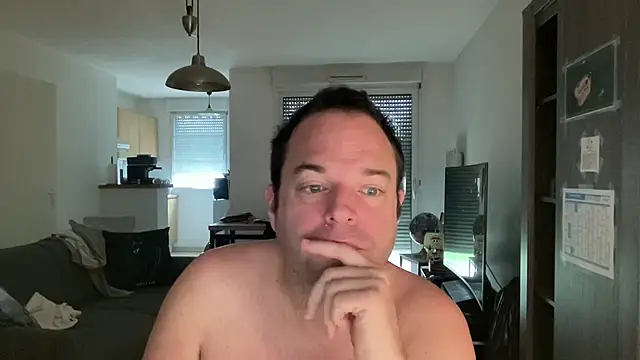 Snapshot of Funnyjul31 chatting on 02/14/26, 11:18 Funnyjul31 online show from 02/14/26, 11:18