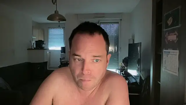 Snapshot of Funnyjul31 chatting on 02/28/26, 02:40 Funnyjul31 online show from 02/28/26, 02:40