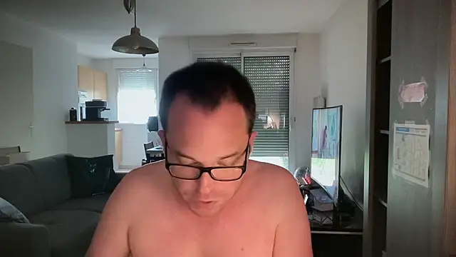 Snapshot of Funnyjul31 chatting on 04/29/26, 04:44 Funnyjul31 online show from 04/29/26, 04:44