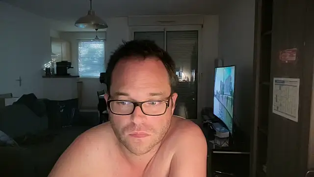 Snapshot of Funnyjul31 chatting on 05/07/26, 05:18 Funnyjul31 online show from 05/07/26, 05:18