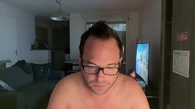Snapshot of Funnyjul31 chatting on 05/08/26, 10:53 Funnyjul31 online show from 05/08/26, 10:53