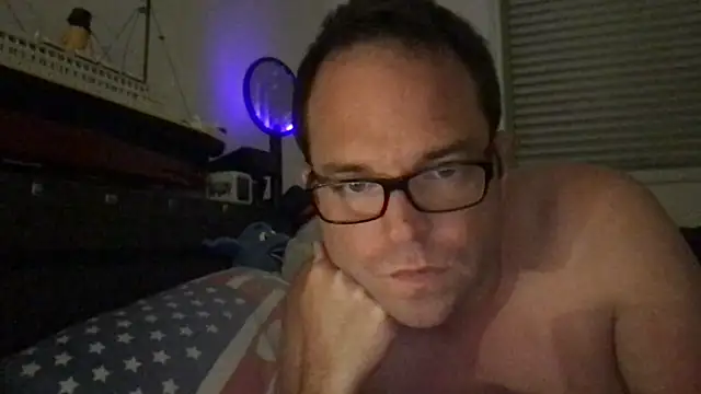 Snapshot of Funnyjul31 chatting on 05/09/26, 10:04 Funnyjul31 online show from 05/09/26, 10:04