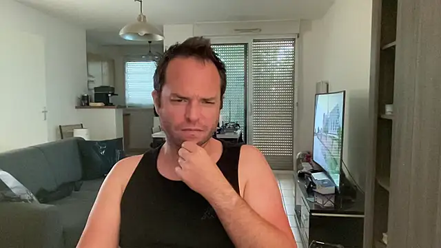 Snapshot of Funnyjul31 chatting on 05/17/26, 02:24 Funnyjul31 online show from 05/17/26, 02:24