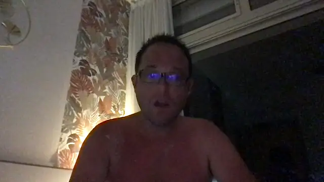 Snapshot of Funnyjul31 chatting on 06/06/26, 08:35 Funnyjul31 online show from 06/06/26, 08:35