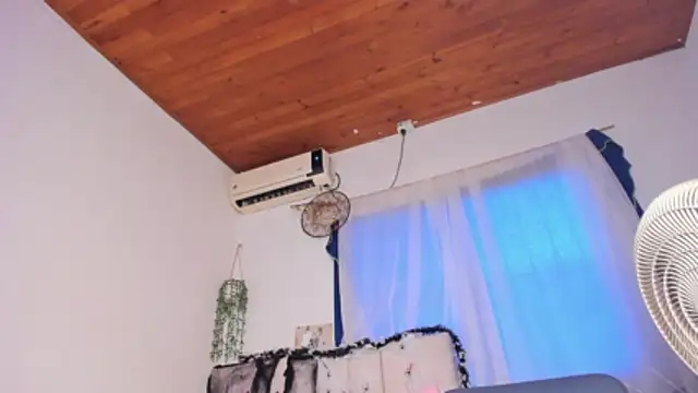 alice guzman1 online show from 10/27/25, 06:01