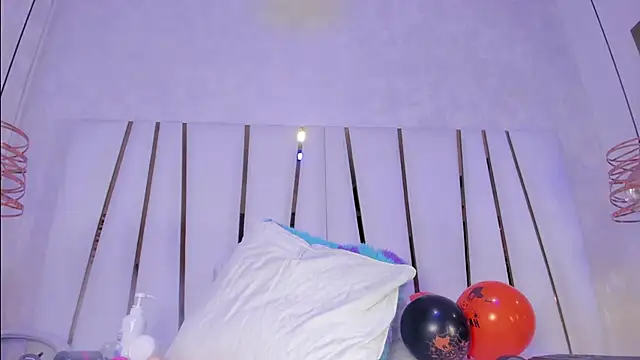 violet gray  online show from 10/24/25, 12:34