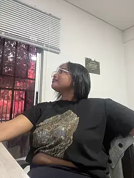 my cam online show from 03/21/25, 10:06