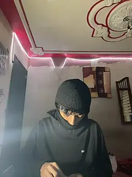 Skinny high online show from 02/06/25, 01:49