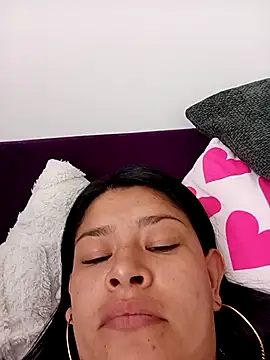 Snapshot of bri_ali chatting on 12/16/25, 06:02 bri ali online show from 12/16/25, 06:02