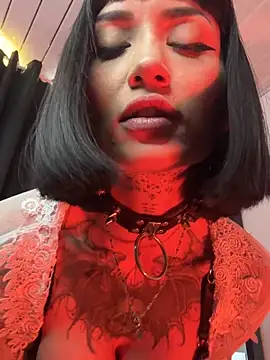 Snapshot of IsisRaichuu_ chatting on 09/19/25, 09:04 IsisRaichuu online show from 09/19/25, 09:04