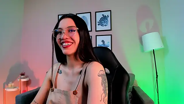 nina  dixon online show from 10/01/25, 08:26