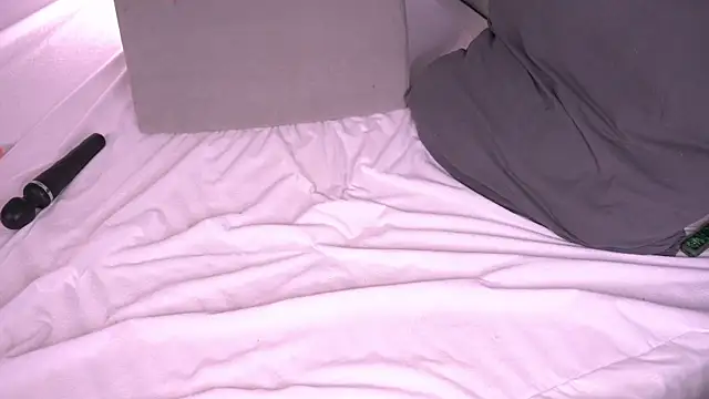 Snapshot of KathleenAnderson_ chatting on 02/11/25, 02:13 KathleenAnderson  online show from 02/11/25, 02:13