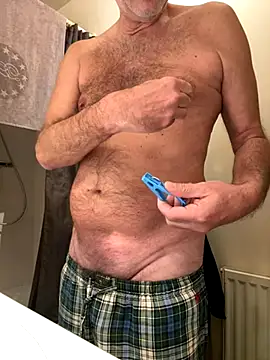 Snapshot of vincent1522 chatting on 10/01/25, 05:57 vincent1522 online show from 10/01/25, 05:57