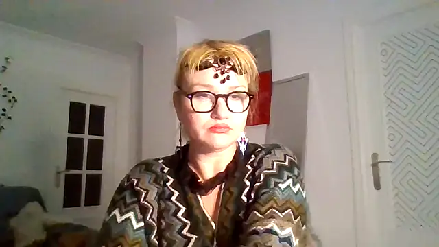 Luzia-Sal online show from 03/12/25, 06:33
