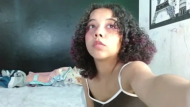 Lola-Pretty online show from 10/07/25, 06:05