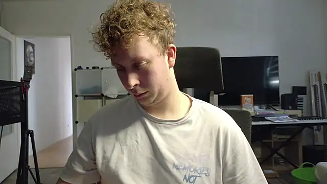 Snapshot of maxxmonroe chatting on 10/17/25, 11:13 maxxmonroe online show from 10/17/25, 11:13