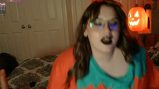 MrsJess online show from 10/28/25, 02:04