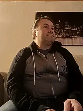 Snapshot of Pourleplasirs chatting on 02/27/25, 10:31 Pourleplasirs online show from 02/27/25, 10:31