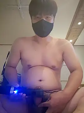 Snapshot of Tyyyggjju chatting on 10/19/25, 10:32 Tyyyggjju online show from 10/19/25, 10:32