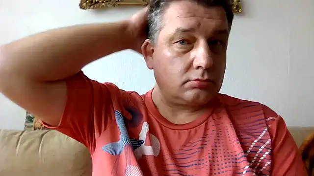 Snapshot of GrandpasDadBulg chatting on 02/12/25, 12:01 GrandpasDadBulg online show from 02/12/25, 12:01