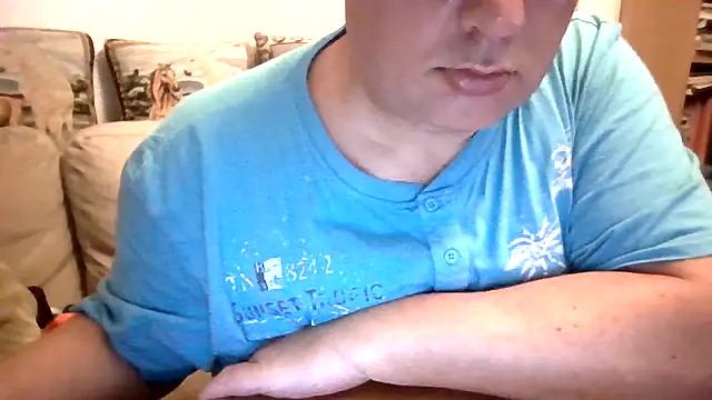 Snapshot of GrandpasDadBulg chatting on 10/23/25, 08:40 GrandpasDadBulg online show from 10/23/25, 08:40