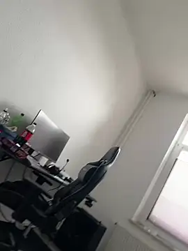 Snapshot of Mo_2003 chatting on 02/11/25, 10:15 Mo 2003 online show from 02/11/25, 10:15