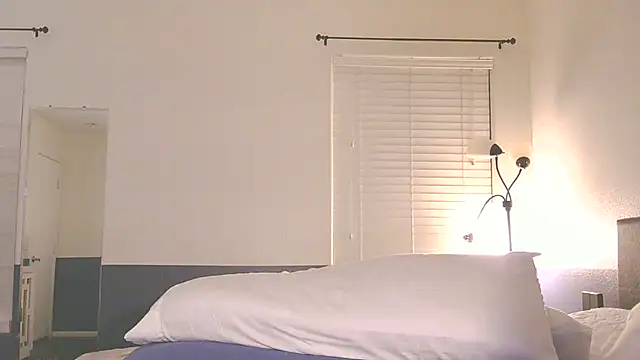 MilfRayne online show from 02/10/25, 09:04