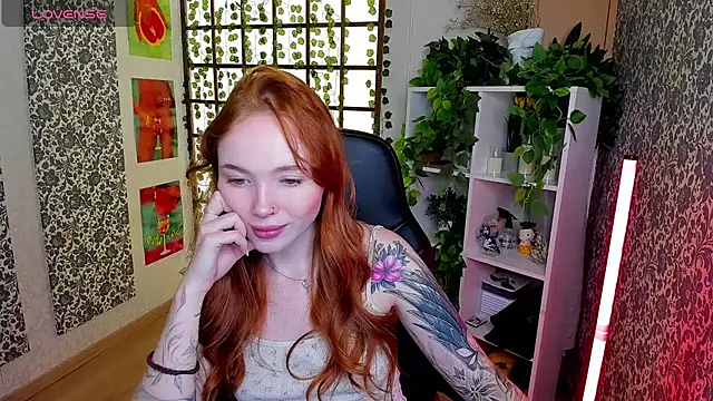 Maya Light online show from 09/24/25, 02:04