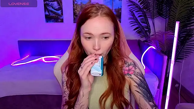 Maya Light online show from 10/21/25, 02:01