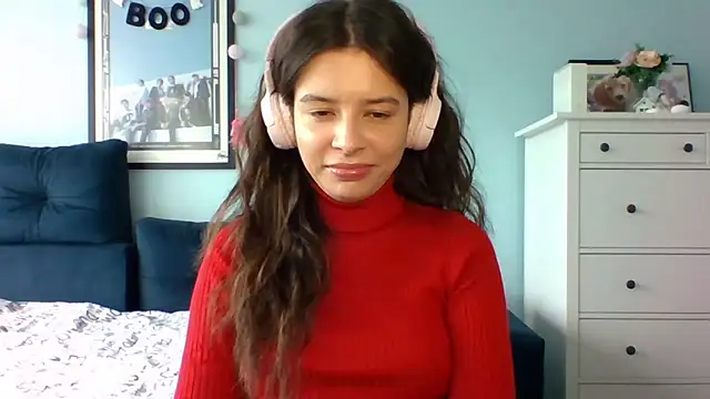 Snapshot of LariceSexy chatting on 09/15/25, 12:16 LariceSexy online show from 09/15/25, 12:16