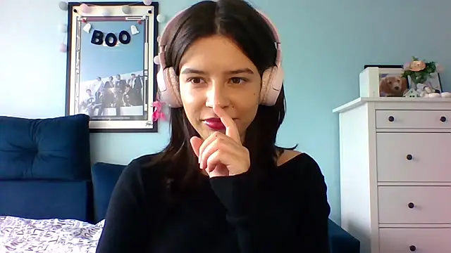 Snapshot of LariceSexy chatting on 10/02/25, 12:12 LariceSexy online show from 10/02/25, 12:12