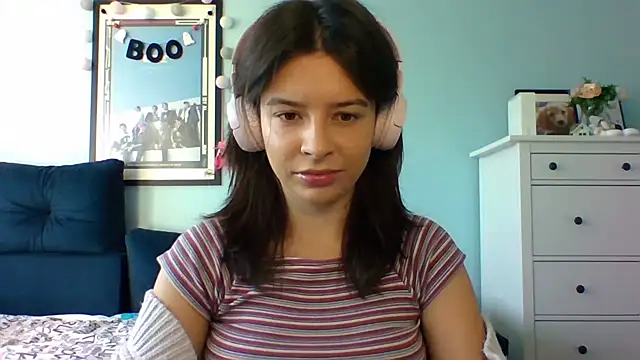Snapshot of LariceSexy chatting on 10/03/25, 12:13 LariceSexy online show from 10/03/25, 12:13