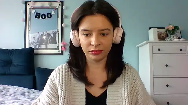 Snapshot of LariceSexy chatting on 10/14/25, 12:06 LariceSexy online show from 10/14/25, 12:06