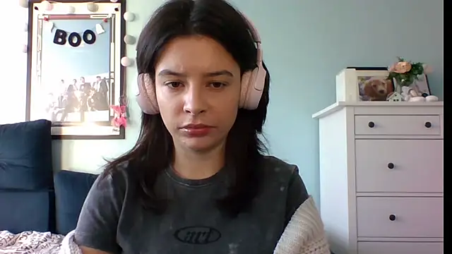 Snapshot of LariceSexy chatting on 10/18/25, 12:17 LariceSexy online show from 10/18/25, 12:17
