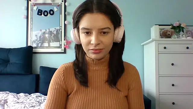 Snapshot of LariceSexy chatting on 10/22/25, 12:16 LariceSexy online show from 10/22/25, 12:16