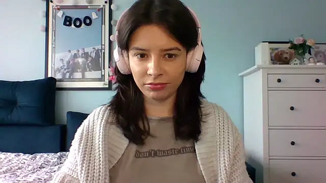 Snapshot of LariceSexy chatting on 10/23/25, 12:04 LariceSexy online show from 10/23/25, 12:04