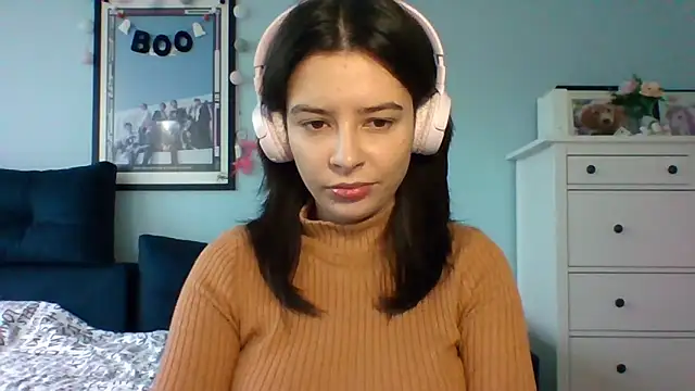 Snapshot of LariceSexy chatting on 10/28/25, 01:14 LariceSexy online show from 10/28/25, 01:14