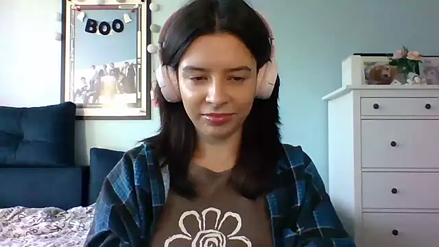 Snapshot of LariceSexy chatting on 10/29/25, 01:13 LariceSexy online show from 10/29/25, 01:13