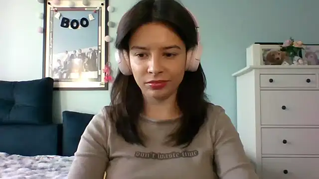 Snapshot of LariceSexy chatting on 10/31/25, 01:12 LariceSexy online show from 10/31/25, 01:12