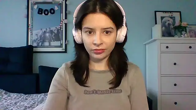 Snapshot of LariceSexy chatting on 11/03/25, 01:23 LariceSexy online show from 11/03/25, 01:23