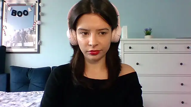 Snapshot of LariceSexy chatting on 11/04/25, 01:10 LariceSexy online show from 11/04/25, 01:10