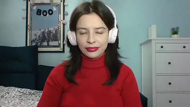 Snapshot of LariceSexy chatting on 11/09/25, 07:12 LariceSexy online show from 11/09/25, 07:12