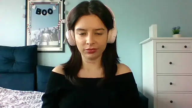 Snapshot of LariceSexy chatting on 11/13/25, 01:21 LariceSexy online show from 11/13/25, 01:21