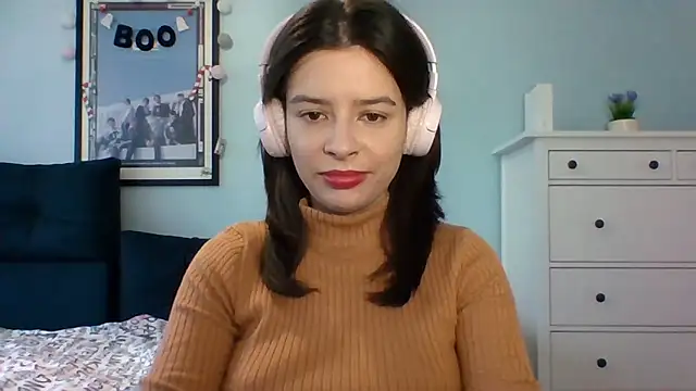 Snapshot of LariceSexy chatting on 11/14/25, 01:10 LariceSexy online show from 11/14/25, 01:10