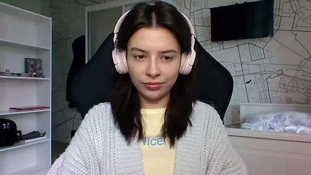 Snapshot of LariceSexy chatting on 11/21/25, 01:21 LariceSexy online show from 11/21/25, 01:21