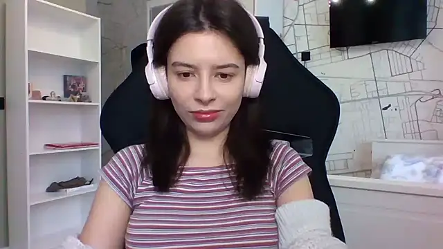 Snapshot of LariceSexy chatting on 11/27/25, 01:13 LariceSexy online show from 11/27/25, 01:13