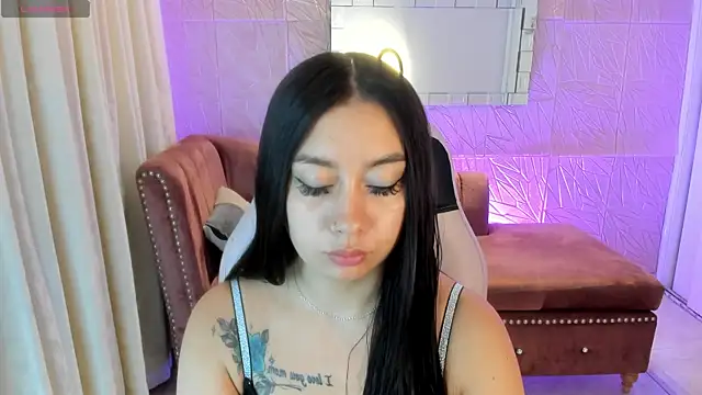 Snapshot of miss_isabella_m chatting on 05/21/26, 12:23 miss isabella m online show from 05/21/26, 12:23