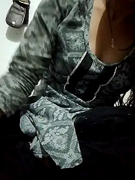 Snapshot of saaniya chatting on 09/16/25, 06:20 saaniya online show from 09/16/25, 06:20