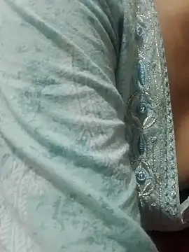 Snapshot of saaniya chatting on 09/26/25, 09:30 saaniya online show from 09/26/25, 09:30