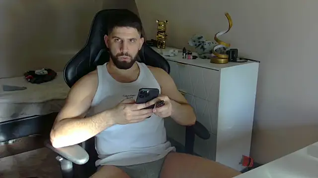 Snapshot of lucas_kazimm chatting on 02/06/25, 01:54 lucas kazimm online show from 02/06/25, 01:54